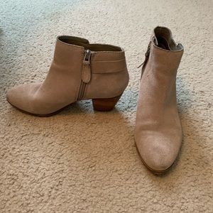 Ankle Booties - Guess